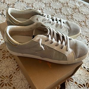 Vintage Havana Sneakers Size 10